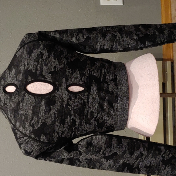 Gymshark Long Sleeved Crop Top Size S - Picture 2 of 4